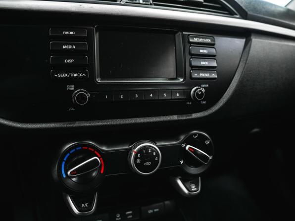 Kia Rio IV с пробегом 2019 года, цена 1 350 000 рублей, 98531 км, седан, Автокод Объявления