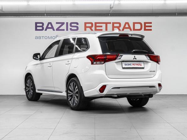 Mitsubishi Outlander III Рестайлинг 3 с пробегом 2022 года, цена 3 217 000 рублей, 14425 км, внедорожник, Автокод Объявления