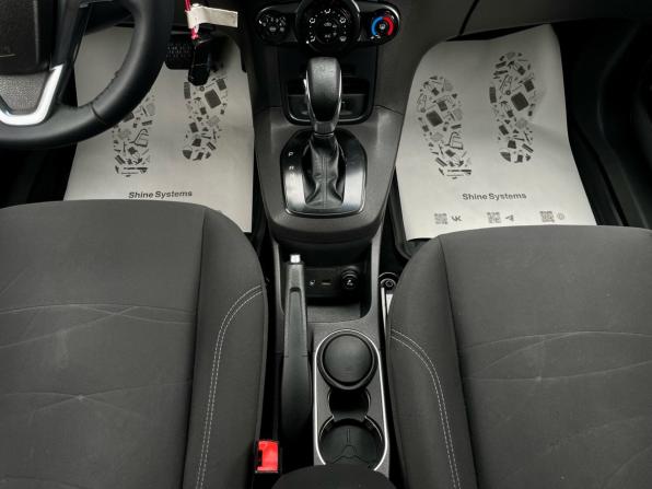 Ford Fiesta Mk6 Рестайлинг с пробегом 2015 года, цена 825 000 рублей, 137400 км, седан, Автокод Объявления