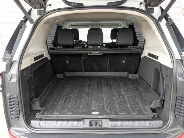 Land Rover Discovery V с пробегом 2017 года, цена 3 800 000 рублей, 145371 км, внедорожник, Автокод Объявления