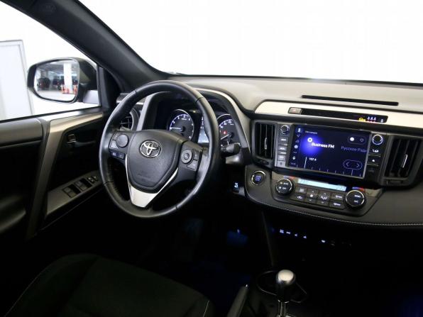 Toyota RAV4 IV (XA40) Рестайлинг с пробегом 2018 года, цена 2 450 000 рублей, 125006 км, внедорожник, Автокод Объявления