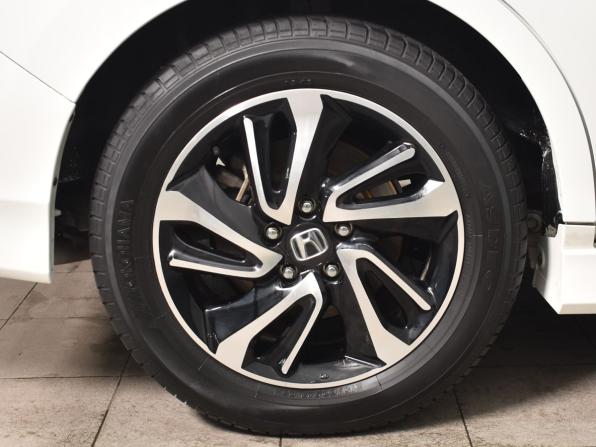 Honda Stepwgn V Рестайлинг с пробегом 2017 года, цена 2 275 995 рублей, 121736 км, минивэн, Автокод Объявления