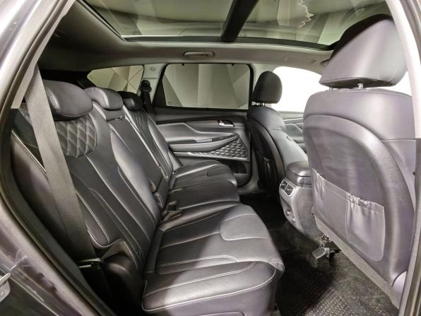 Hyundai Santa Fe IV Рестайлинг с пробегом 2023 года, цена 4 089 000 рублей, 96333 км, внедорожник, Автокод Объявления