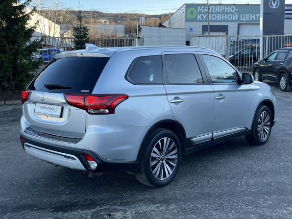 Mitsubishi Outlander III Рестайлинг 3 с пробегом 2021 года, цена 2 849 000 рублей, 88000 км, внедорожник, Автокод Объявления