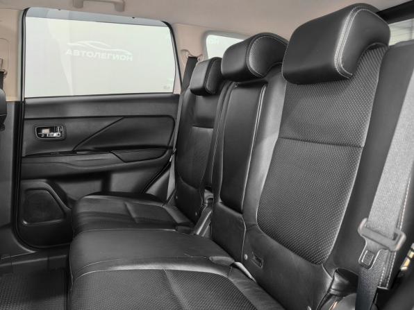 Mitsubishi Outlander III Рестайлинг 2 с пробегом 2016 года, цена 2 480 000 рублей, 71100 км, внедорожник, Автокод Объявления