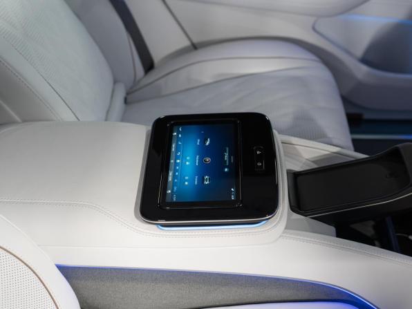 Новый Mercedes-Benz Maybach GLS I Рестайлинг 2025 года, цена 28 890 000 рублей, внедорожник, Автокод Объявления