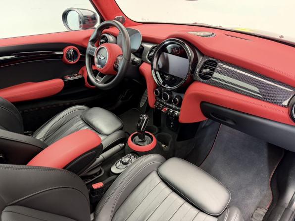 Mini Hatch III (F55/F56) Рестайлинг 2 с пробегом 2021 года, цена 3 849 000 рублей, 31823 км, хэтчбек, Автокод Объявления