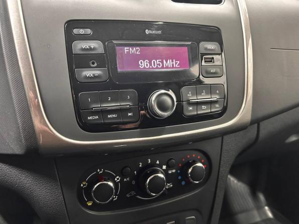 Renault Logan II Рестайлинг с пробегом 2021 года, цена 945 000 рублей, 73301 км, седан, Автокод Объявления
