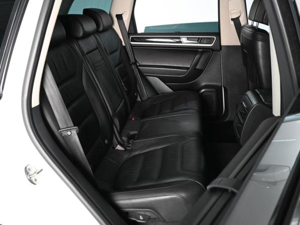 Volkswagen Touareg II Рестайлинг с пробегом 2015 года, цена 2 629 000 рублей, 228472 км, внедорожник, Автокод Объявления