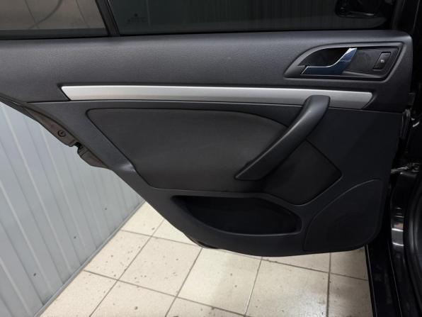 Skoda Octavia II (A5) Рестайлинг с пробегом 2010 года, цена 790 000 рублей, 325398 км, лифтбек, Автокод Объявления