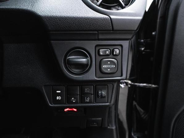 Toyota Corolla XI (E160 E170) Рестайлинг 2 с пробегом 2019 года, цена 1 450 000 рублей, 102829 км, универсал, Автокод Объявления