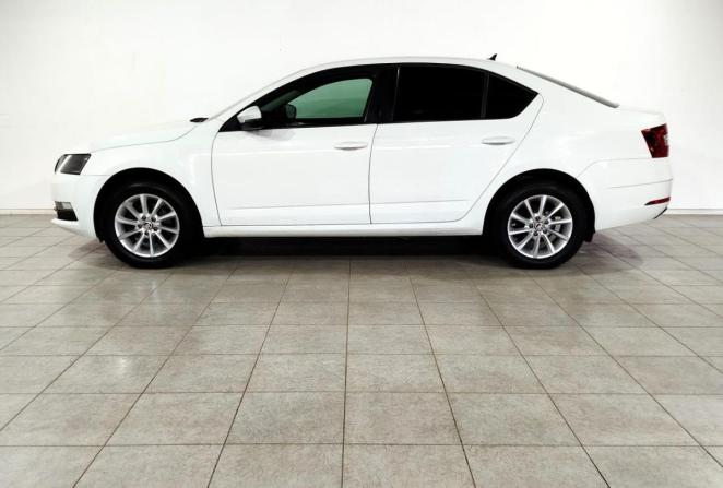 Skoda Octavia III (A7) Рестайлинг с пробегом 2018 года, цена 1 520 000 рублей, 110333 км, лифтбек, Автокод Объявления