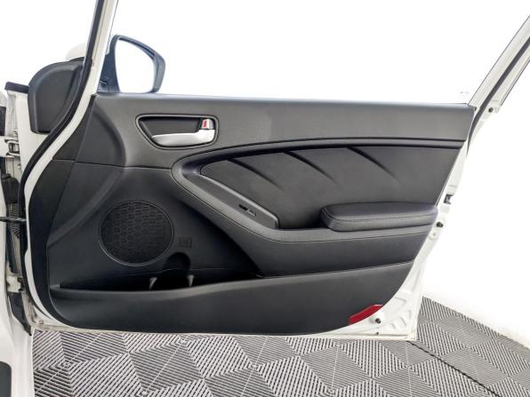 Kia Cerato III Рестайлинг (Classic) с пробегом 2018 года, цена 1 050 000 рублей, 177178 км, седан, Автокод Объявления