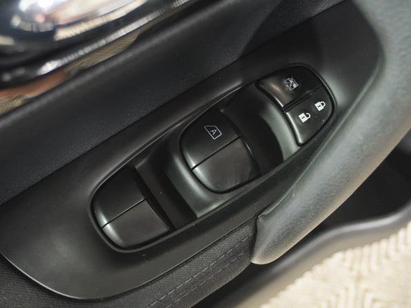 Nissan Qashqai II с пробегом 2018 года, цена 1 759 000 рублей, 107808 км, внедорожник, Автокод Объявления