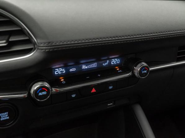 Mazda 3 IV (BP) с пробегом 2023 года, цена 2 790 000 рублей, 11267 км, седан, Автокод Объявления