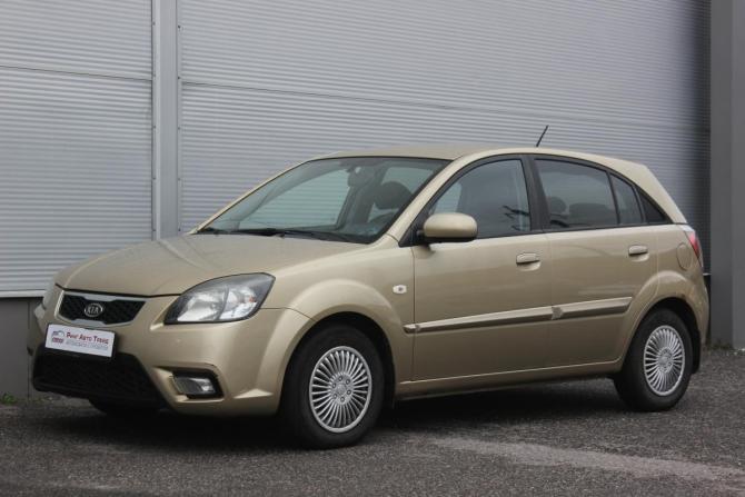 Kia Rio II Рестайлинг с пробегом 2011 года, цена 627 000 рублей, 189222 км, хэтчбек, Автокод Объявления