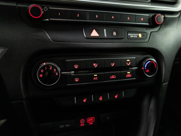 Kia Ceed III с пробегом 2019 года, цена 1 399 777 рублей, 103000 км, универсал, Автокод Объявления