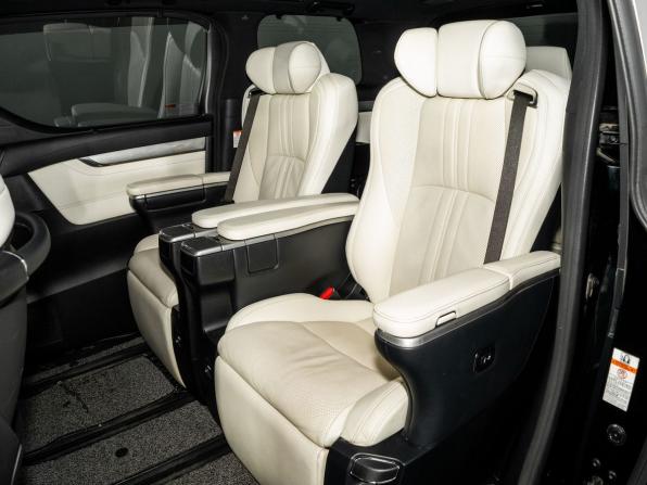 Toyota Alphard III Рестайлинг с пробегом 2018 года, цена 3 885 000 рублей, 213269 км, минивэн, Автокод Объявления