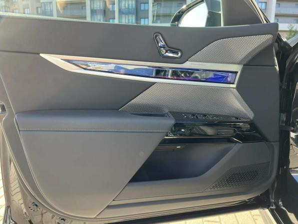 BMW 7 серии VII (G70) с пробегом 2025 года, цена 14 150 000 рублей, 10950 км, седан, Автокод Объявления