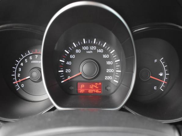 Kia Rio III Рестайлинг с пробегом 2016 года, цена 920 000 рублей, 100747 км, хэтчбек, Автокод Объявления