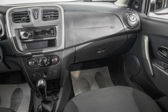 Renault Logan II Рестайлинг с пробегом 2020 года, цена 839 000 рублей, 198000 км, седан, Автокод Объявления