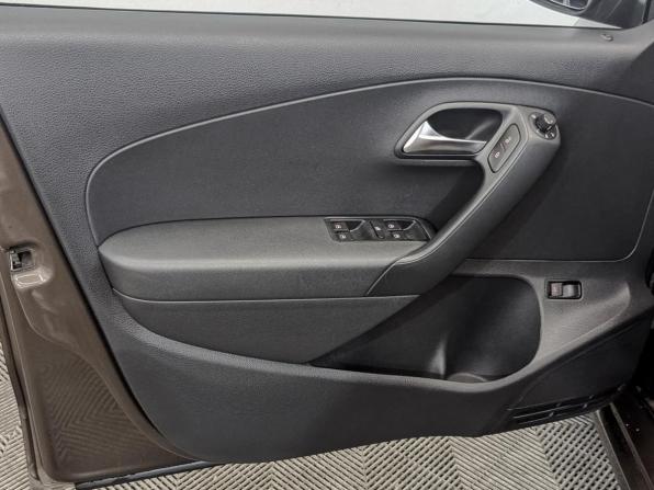 Volkswagen Polo V Рестайлинг с пробегом 2018 года, цена 1 120 000 рублей, 161171 км, седан, Автокод Объявления