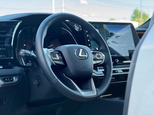 Lexus RX V с пробегом 2026 года, цена 8 400 000 рублей, 10 км, внедорожник, Автокод Объявления