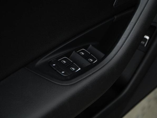 Audi A6 IV (C7) Рестайлинг с пробегом 2015 года, цена 2 577 077 рублей, 71784 км, седан, Автокод Объявления