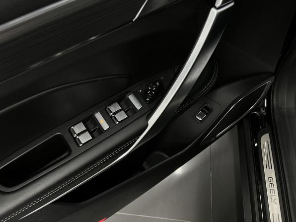 Geely Atlas Pro с пробегом 2023 года, цена 2 195 000 рублей, 30684 км, внедорожник, Автокод Объявления
