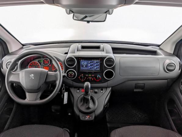 Peugeot Partner II Рестайлинг 2 с пробегом 2021 года, цена 2 110 000 рублей, 62307 км, компактвэн, Автокод Объявления
