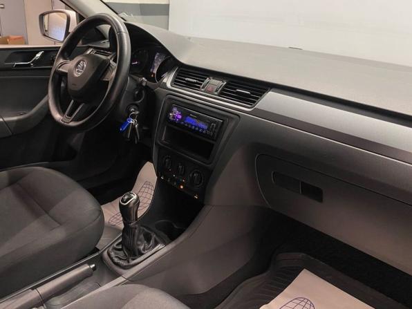 Skoda Rapid I с пробегом 2017 года, цена 829 000 рублей, 147368 км, лифтбек, Автокод Объявления