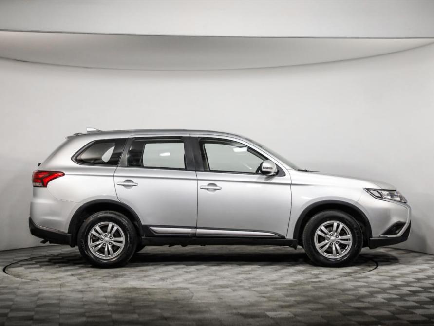 Mitsubishi Outlander III Рестайлинг 3 Санкт-Петербург  - изображение 4