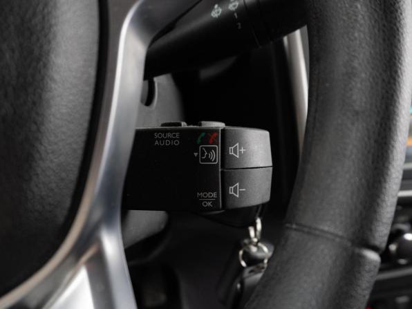 Renault Logan II Рестайлинг с пробегом 2022 года, цена 1 169 000 рублей, 216643 км, седан, Автокод Объявления