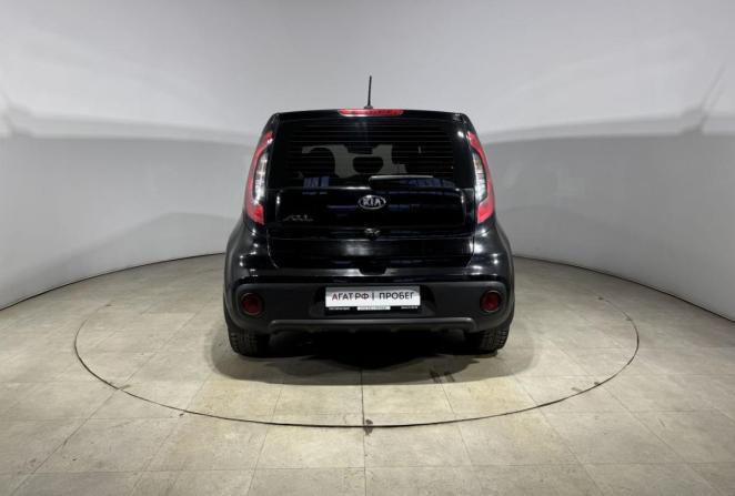 Kia Soul II Рестайлинг с пробегом 2018 года, цена 1 400 000 рублей, 129573 км, хэтчбек, Автокод Объявления