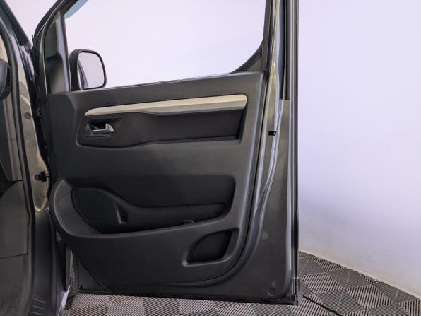 Peugeot Traveller I с пробегом 2020 года, цена 3 200 000 рублей, 99035 км, минивэн, Автокод Объявления