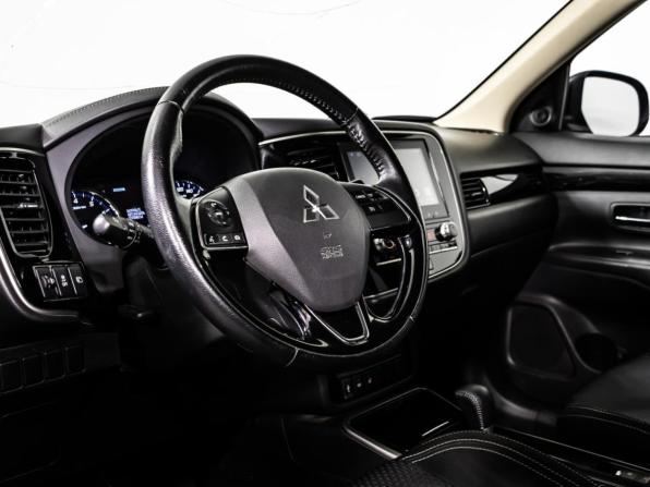 Mitsubishi Outlander III Рестайлинг 3 с пробегом 2021 года, цена 2 729 000 рублей, 69931 км, внедорожник, Автокод Объявления