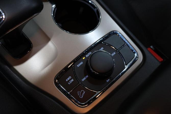 Jeep Grand Cherokee IV (WK2) Рестайлинг с пробегом 2013 года, цена 2 150 000 рублей, 179576 км, внедорожник, Автокод Объявления