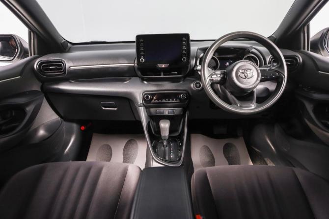 Toyota Yaris IV с пробегом 2020 года, цена 1 199 000 рублей, 105200 км, хэтчбек, Автокод Объявления