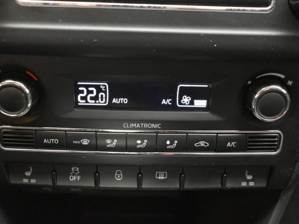Skoda Rapid I с пробегом 2014 года, цена 1 270 000 рублей, 125389 км, лифтбек, Автокод Объявления