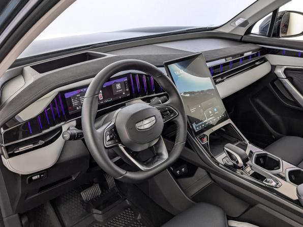 Geely Atlas II с пробегом 2025 года, цена 3 350 000 рублей, 10094 км, внедорожник, Автокод Объявления