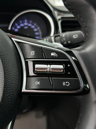 Kia Ceed III Рестайлинг с пробегом 2022 года, цена 2 050 000 рублей, 98022 км, хэтчбек, Автокод Объявления