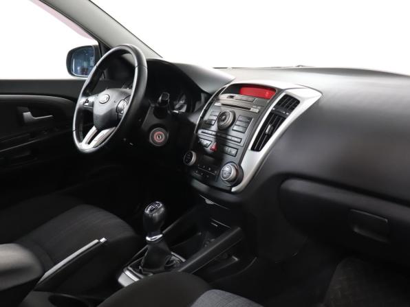 Kia Ceed I Рестайлинг с пробегом 2010 года, цена 660 900 рублей, 189055 км, хэтчбек, Автокод Объявления