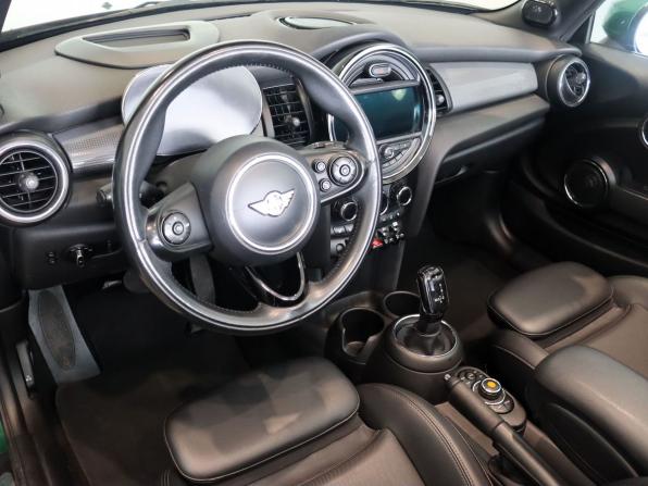 Mini Cabrio III Рестайлинг с пробегом 2020 года, цена 2 350 000 рублей, 83332 км, кабриолет, Автокод Объявления