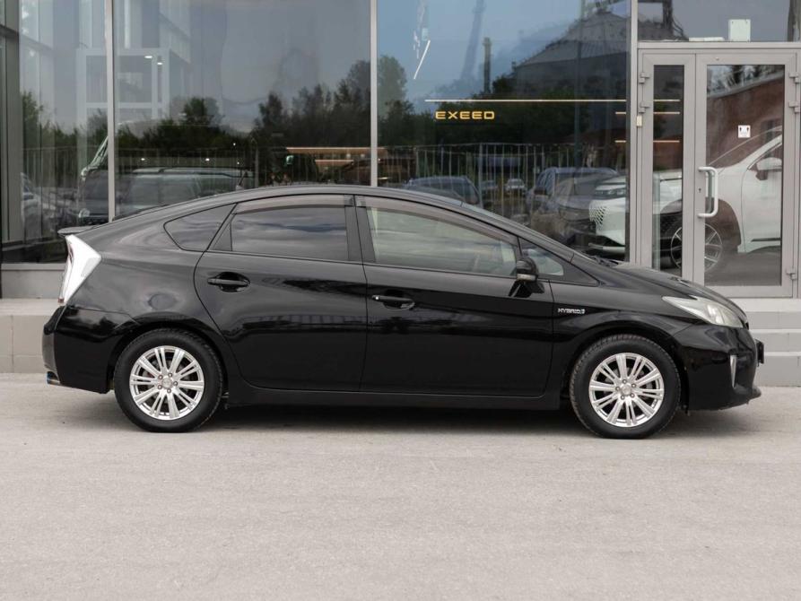 Toyota Prius III Рестайлинг (XW30) Новосибирск  - изображение 4