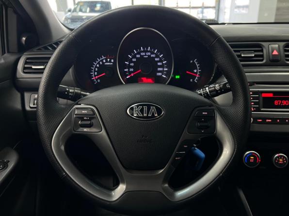 Kia Rio III Рестайлинг с пробегом 2015 года, цена 945 000 рублей, 65467 км, хэтчбек, Автокод Объявления