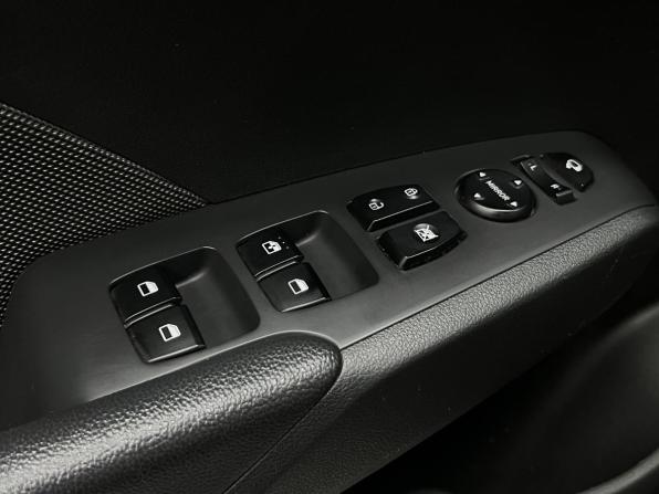 Hyundai Solaris II Рестайлинг с пробегом 2022 года, цена 1 820 000 рублей, 117239 км, седан, Автокод Объявления
