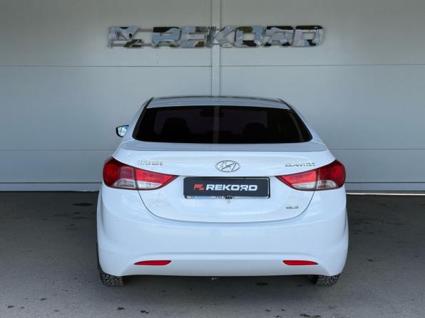 Hyundai Elantra V (MD) Рестайлинг с пробегом 2013 года, цена 1 149 000 рублей, 139500 км, седан, Автокод Объявления