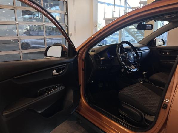 Kia Rio IV с пробегом 2018 года, цена 1 620 000 рублей, 69883 км, хэтчбек, Автокод Объявления