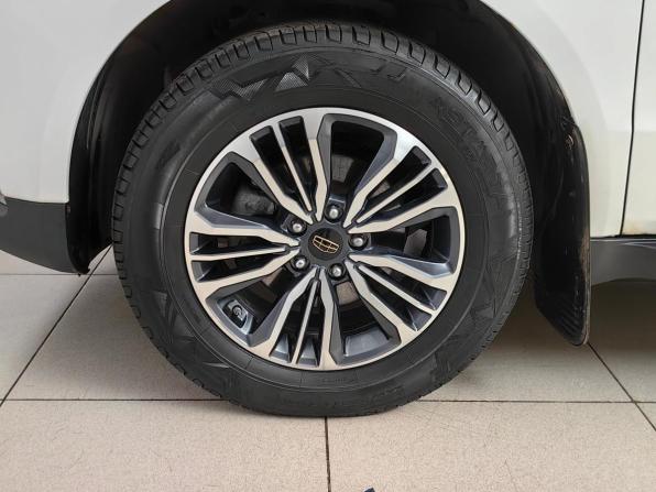 Geely Emgrand X7 I Рестайлинг 2 с пробегом 2018 года, цена 956 000 рублей, 201000 км, внедорожник, Автокод Объявления