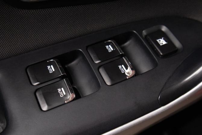 Kia Ceed II Рестайлинг с пробегом 2018 года, цена 1 199 000 рублей, 174618 км, хэтчбек, Автокод Объявления